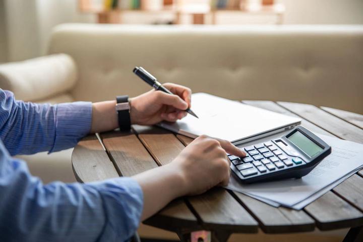 《大(dà)河(hé)之水(shuǐ)》爆火(huǒ)後，企業(yè)财務該如(rú)何規範？